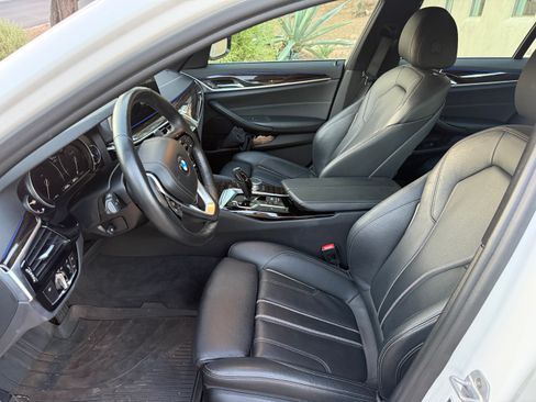 Used 2017 BMW 530i xDrive AWD/4WD image 9