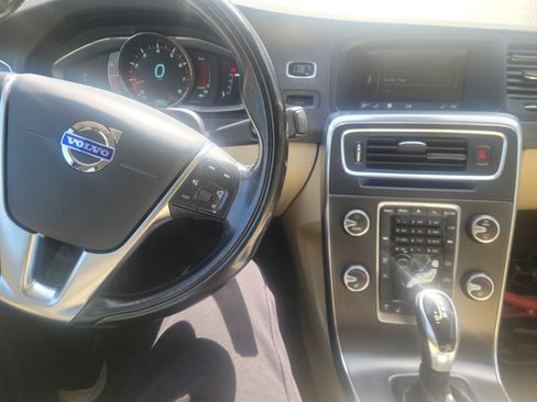 Used 2014 Volvo S60 T5 w/ Climate Package image 4