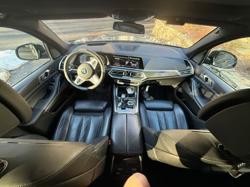 Used 2023 BMW X5 M50i w/ Executive Package image 12