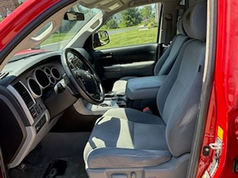 Used 2011 Toyota Tundra 4x4 Double Cab w/ TRD Off-Road Pkg image 8