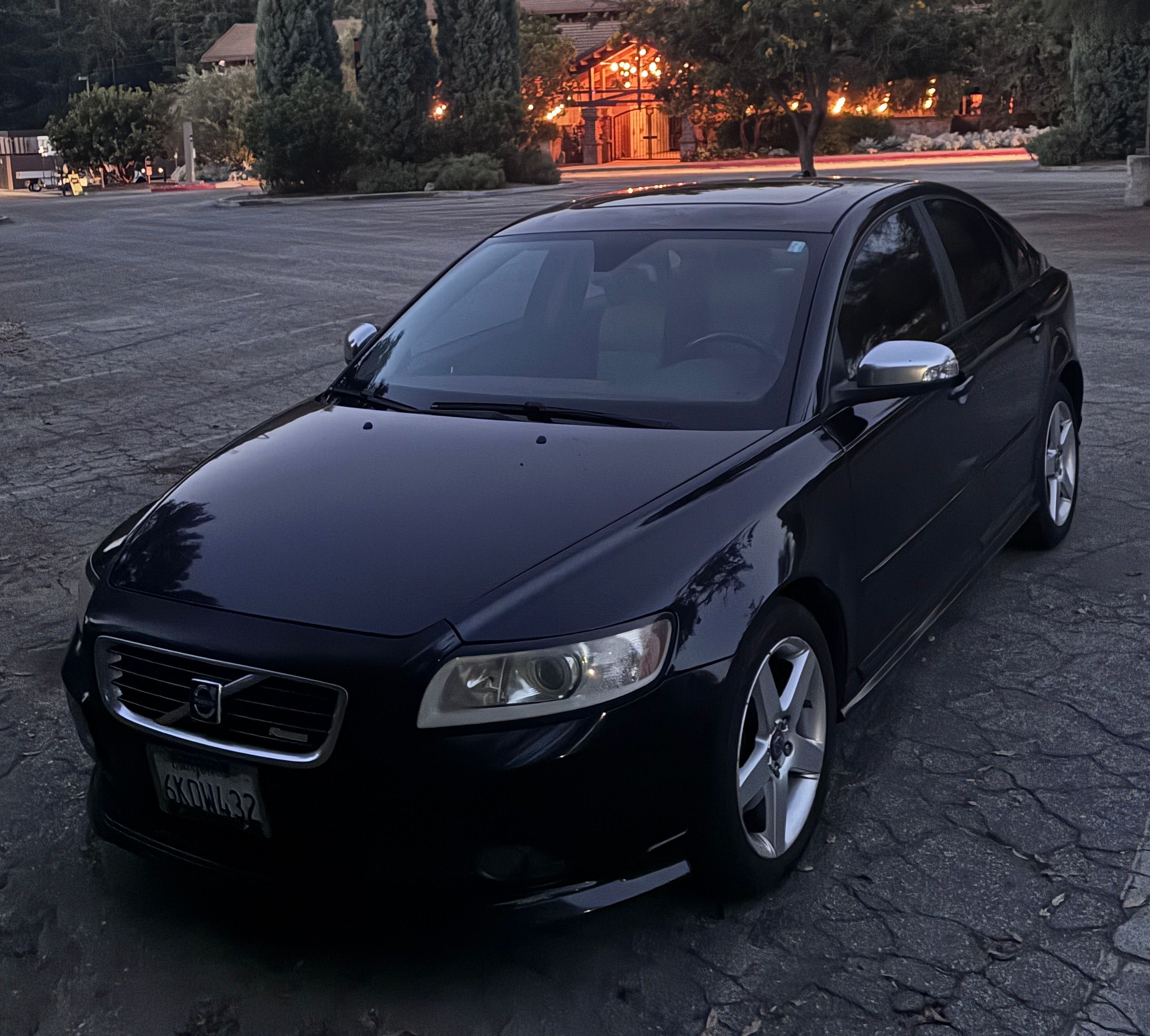 Used 2010 Volvo S40 T5 R-Design FWD image 1