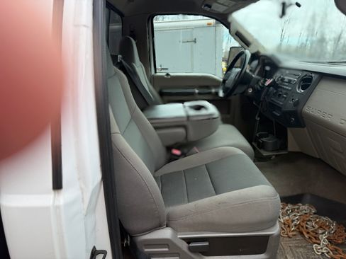 Used 2010 Ford F350 XLT image 4