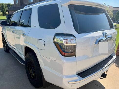 Used 2017 Toyota 4Runner Limited AWD/4WD image 8