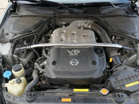 Used 2005 Nissan 350Z Touring RWD image 9