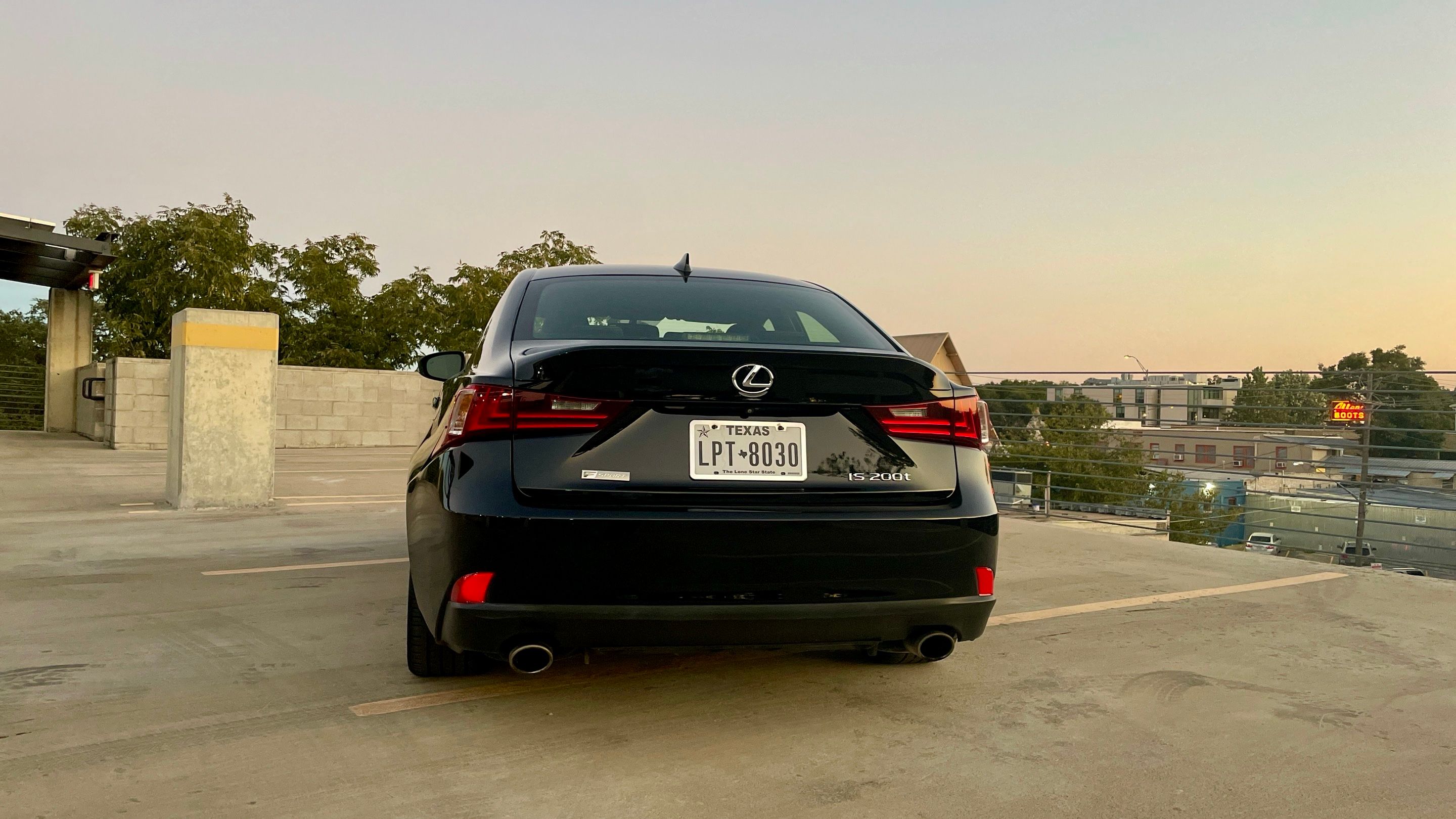 Used 2016 Lexus IS 200t w/ F Sport Package RWD image 8