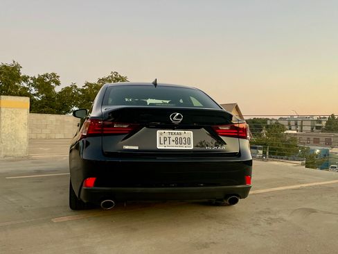 Used 2016 Lexus IS 200t w/ F Sport Package RWD image 8