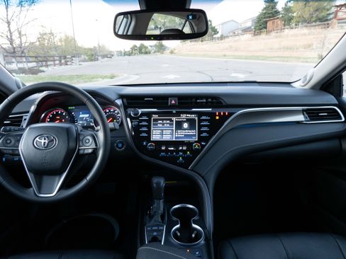 Used 2018 Toyota Camry XSE w/ Audio Package image 9