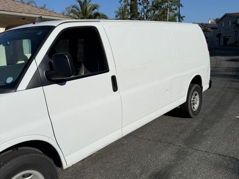 Used 2020 Chevrolet Express 2500 Extended w/ Driver Convenience Package RWD image 2
