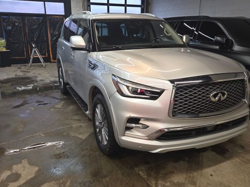 Used 2022 INFINITI QX80 Luxe image 2