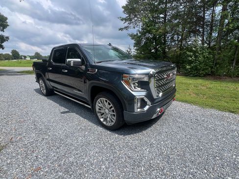 Used 2019 GMC Sierra 1500 Denali w/ Denali Ultimate Package AWD/4WD image 9