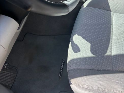 Used 2015 Toyota Camry LE image 15