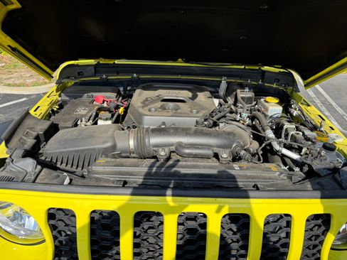Used 2024 Jeep Wrangler Unlimited Sport AWD/4WD image 25