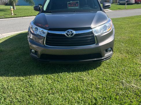 Used 2014 Toyota Highlander Plus FWD image 11