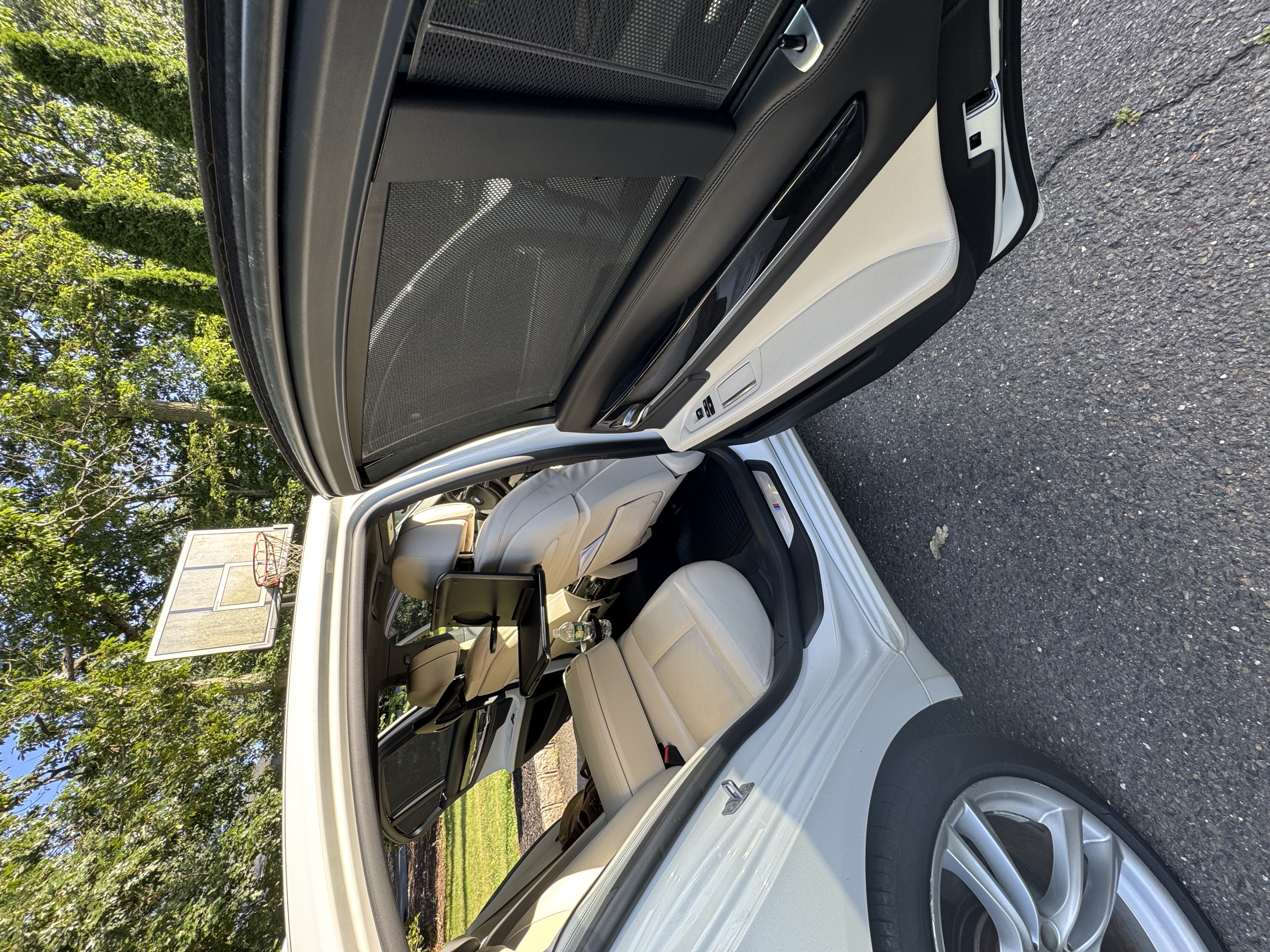 Used 2015 BMW 750i RWD image 16