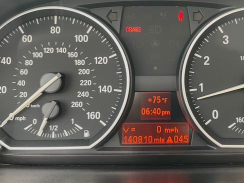 Used 2008 BMW 135i Convertible RWD image 8