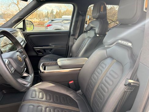 Used 2022 Rivian R1T Adventure image 12