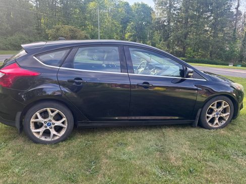 Used 2012 Ford Focus Titanium FWD image 6