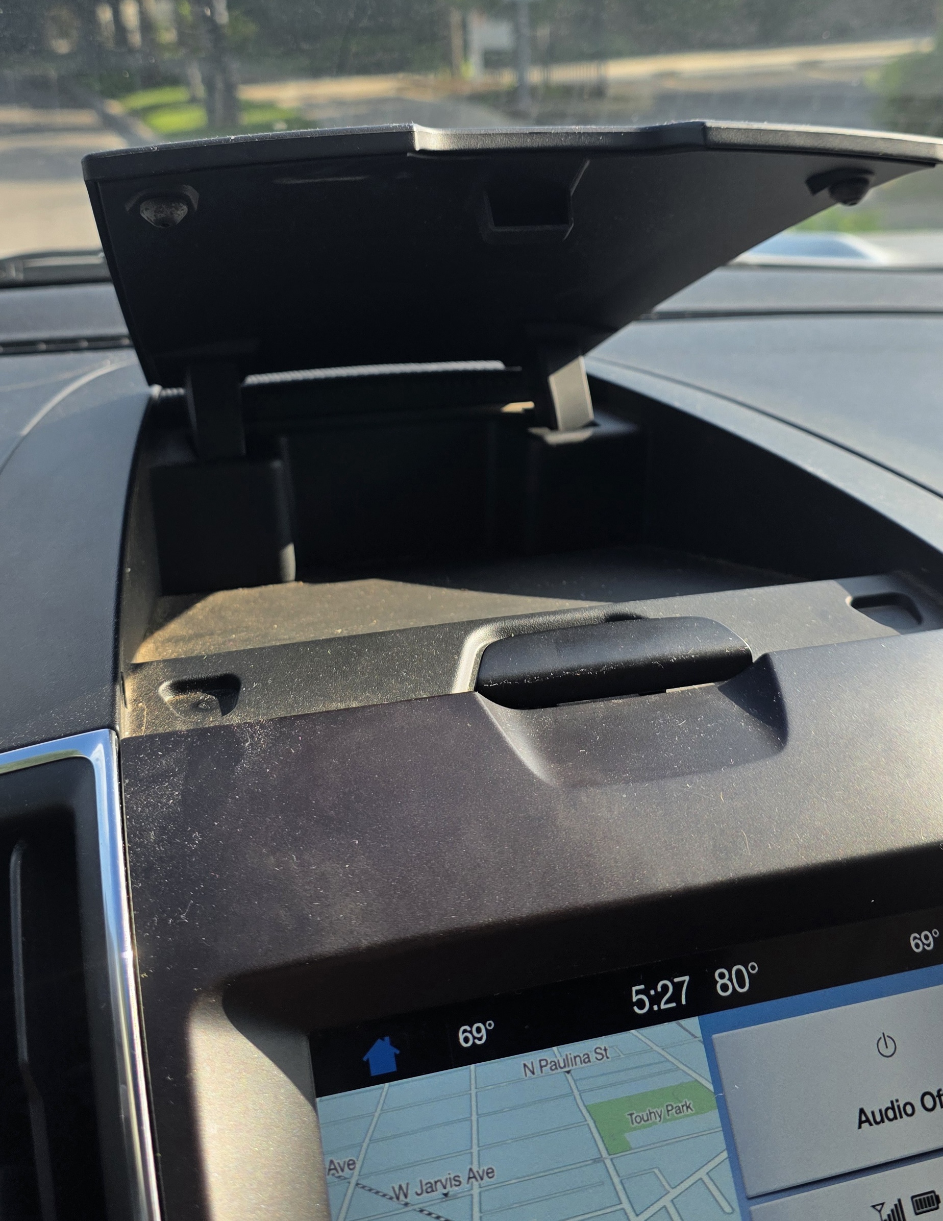 Used 2018 Ford Edge Titanium w/ Equipment Group 301A FWD image 10