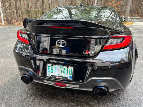 Used 2025 Toyota GR86 Premium w/ ALL Weather Mat Package (TMS) image 8