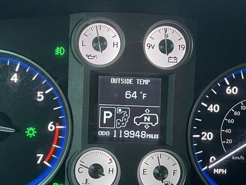 Used 2011 Lexus LX 570 4WD image 9