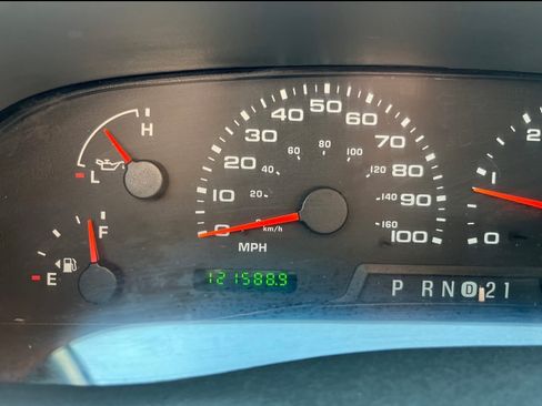Used 2002 Ford F250 2WD Regular Cab Super Duty image 8