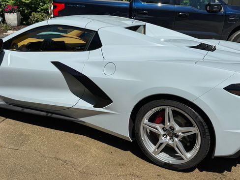 Used 2021 Chevrolet Corvette Stingray Premium Conv w/ Battery Protection Package RWD image 4
