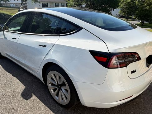 Used 2022 Tesla Model 3 Long Range AWD/4WD image 17