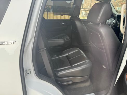 Used 2007 GMC Yukon SLT w/ SLT Preferred Equipment Group image 2