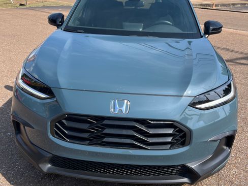 Used 2025 Honda HR-V Sport image 26