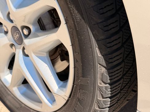 Used 2014 Ford Fusion SE FWD image 11