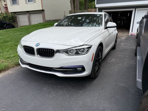 Used 2016 BMW 328i xDrive Sedan AWD/4WD image 2