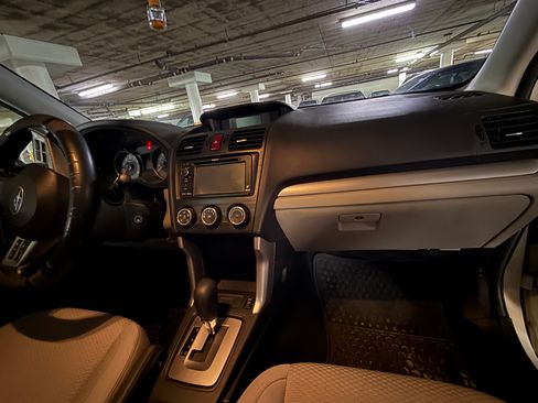 Used 2015 Subaru Forester 2.5i Premium AWD/4WD image 22