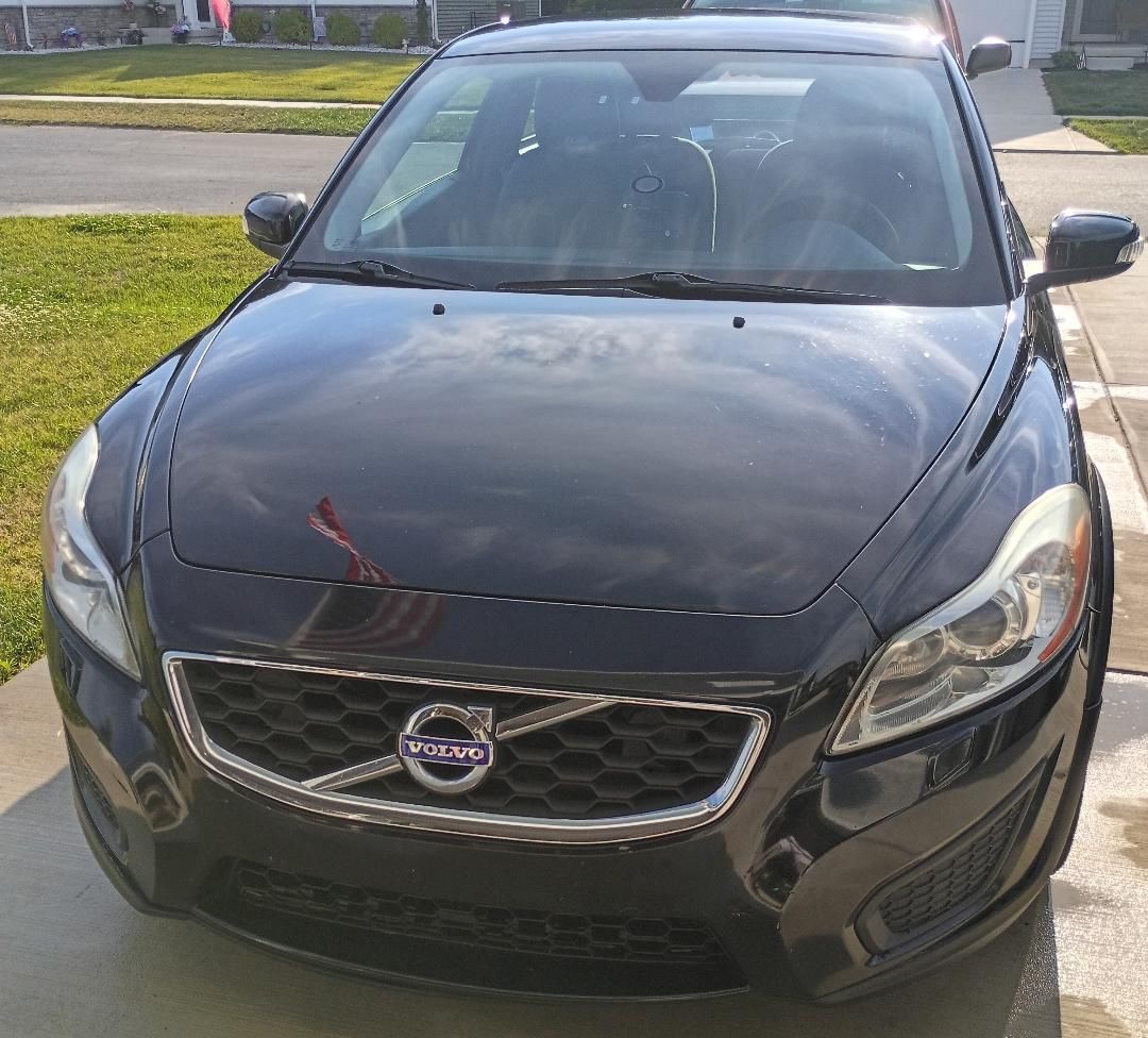 Used 2012 Volvo C30 T5 w/ Climate Pkg FWD image 1