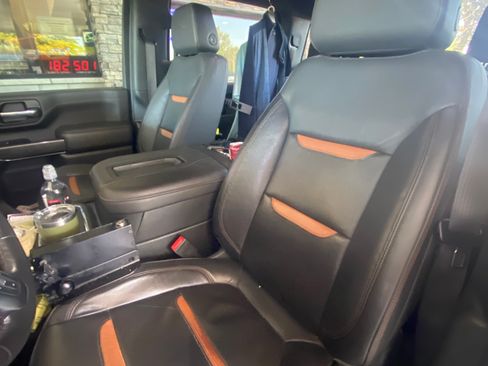 Used 2022 GMC Sierra 2500 AT4 image 5