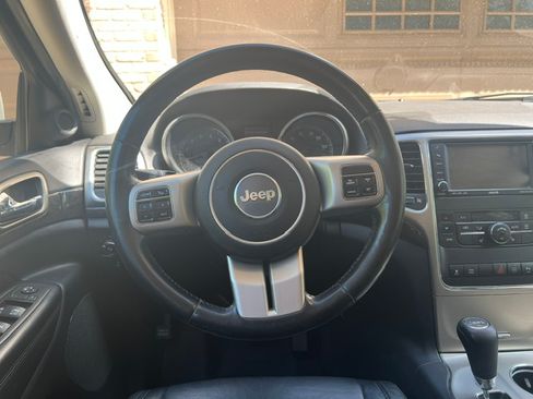Used 2011 Jeep Grand Cherokee Laredo AWD/4WD image 6