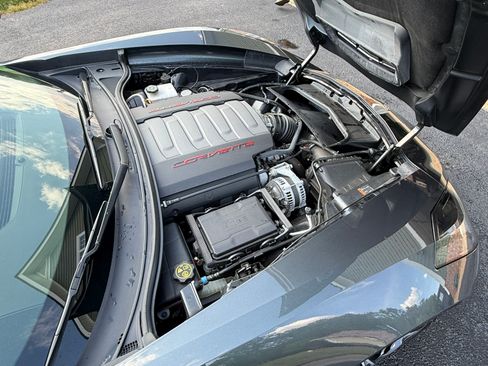 Used 2017 Chevrolet Corvette Stingray Coupe w/ Carbon Flash Badge Package RWD image 8