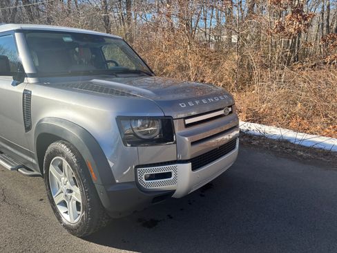 Used 2021 Land Rover Defender 110 SE image 8