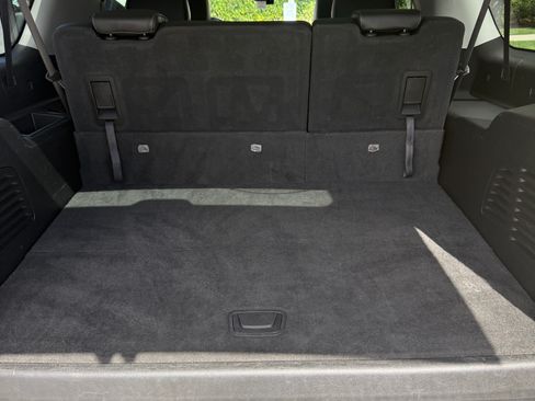 Used 2020 Chevrolet Suburban LT image 13