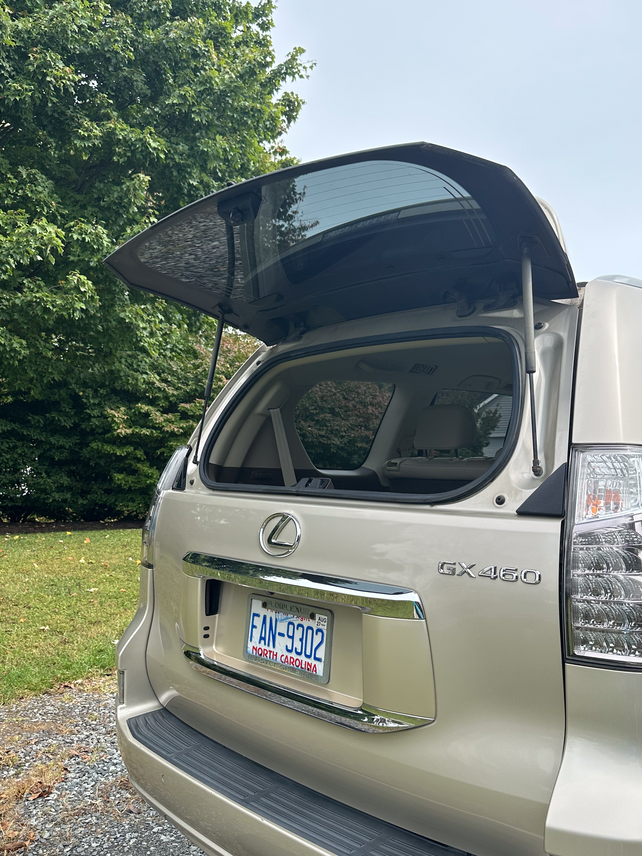 Used 2015 Lexus GX 460 w/ Premium Package AWD/4WD image 21