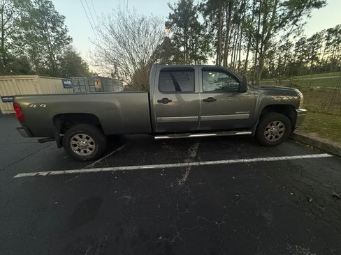 Used 2011 Chevrolet Silverado 3500 LT image 1