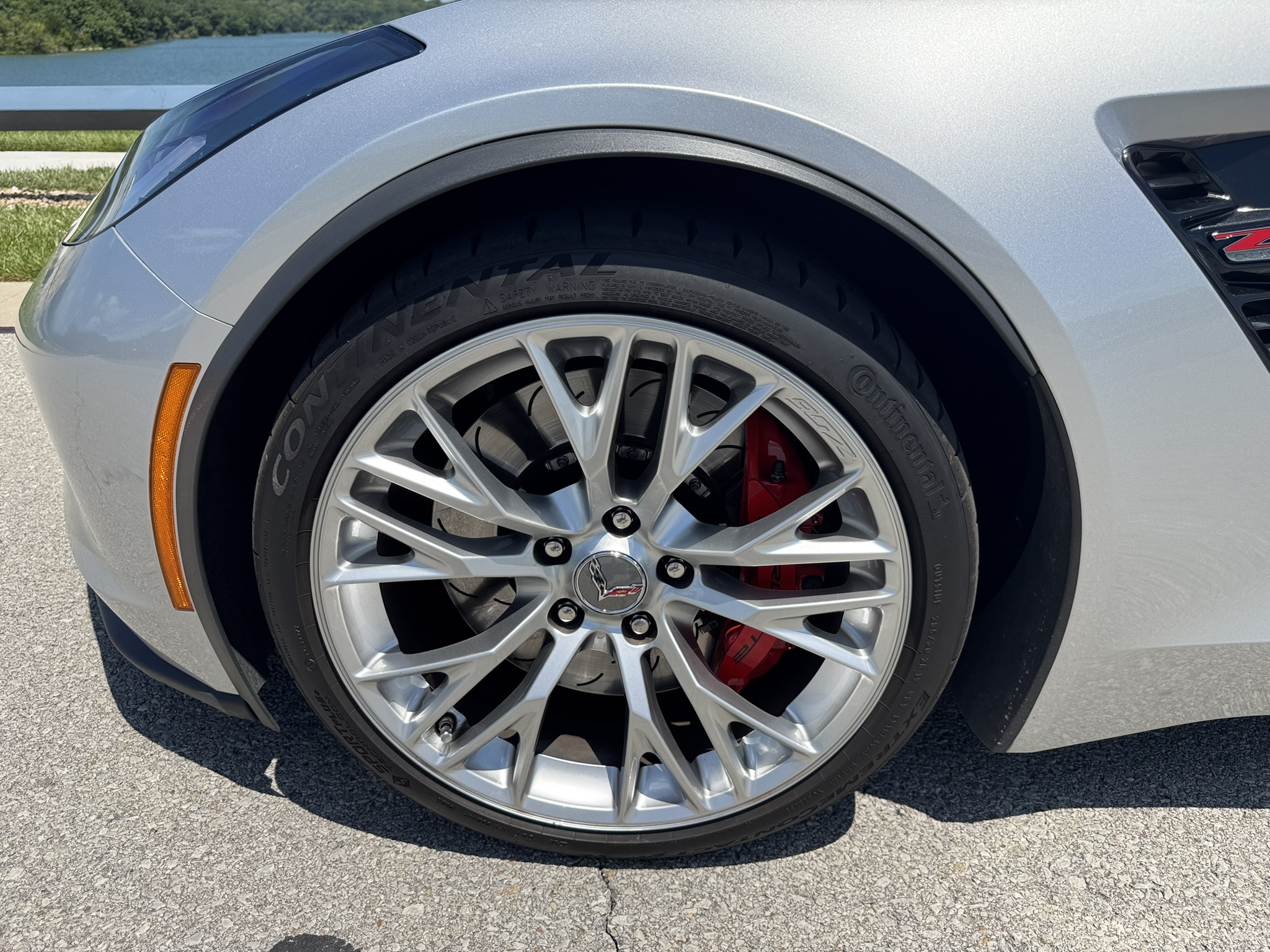 Used 2016 Chevrolet Corvette Z06 w/ 2LZ Preferred Equipment Group RWD image 8