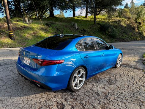 Used 2018 Alfa Romeo Giulia Ti Sport w/ Quick Order Package 22U Sport image 2