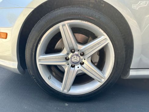 Used 2011 Mercedes-Benz CLS 550 image 12