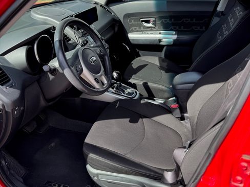 Used 2012 Kia Soul + FWD image 14