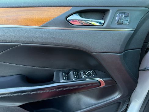 Used 2017 Lincoln MKC Select w/ Select Plus Package FWD image 13