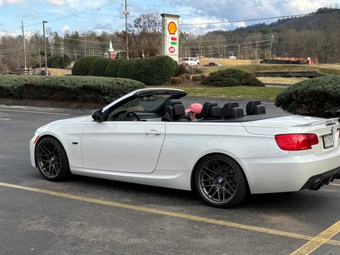 Used 2013 BMW 335i 335i Convertible 2D image 10