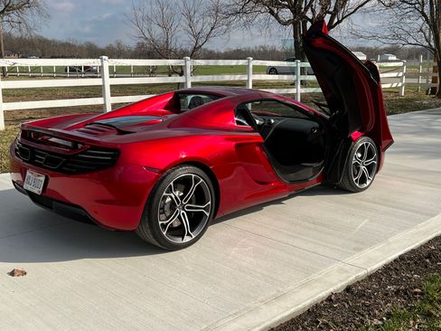 Used 2014 McLaren MP4-12C Spider image 2