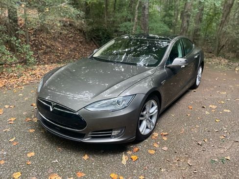Used 2015 Tesla Model S 85D AWD/4WD image 4