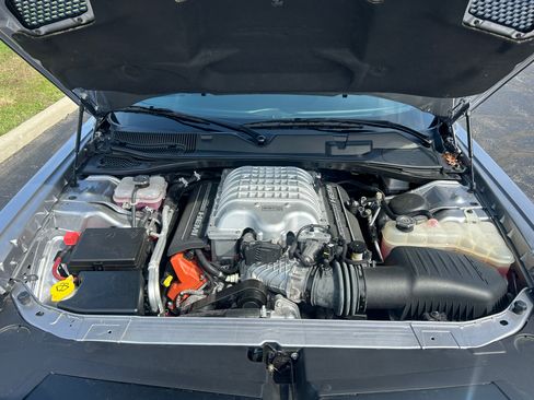 Used 2016 Dodge Challenger SRT Hellcat image 13