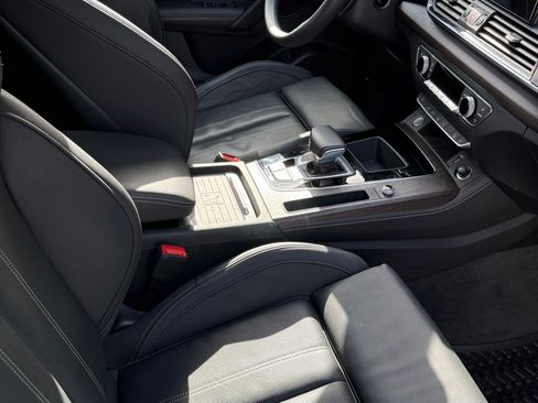 Used 2023 Audi Q5 e Prestige w/ Prestige Package image 11